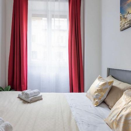 Porta Nuova Centro Elegante Suite Con Wifi Turin Bagian luar foto