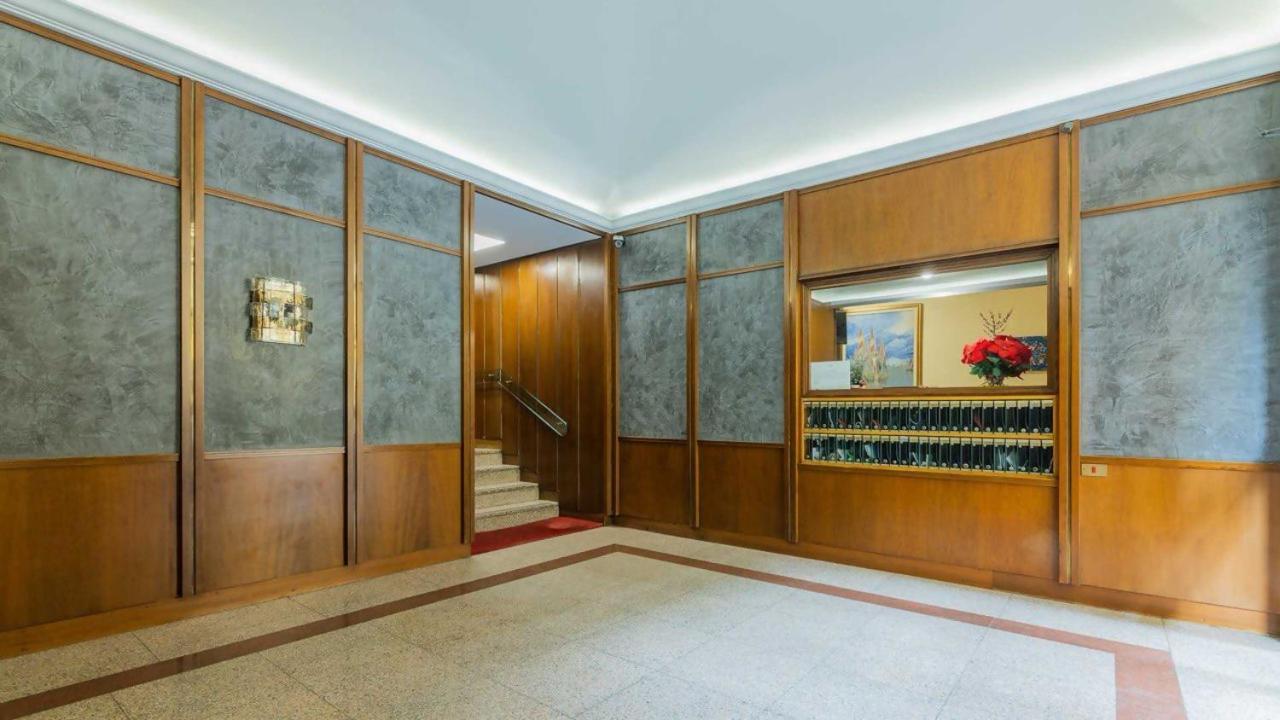 Porta Nuova Centro Elegante Suite Con Wifi Turin Bagian luar foto